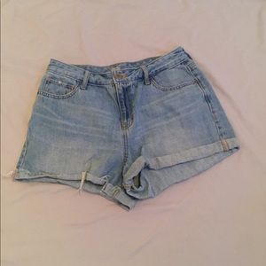 Old navy jean shorts!!